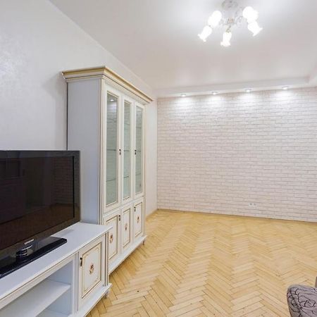Апартаменты Дворец Спорта Kyiv Exterior photo